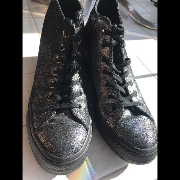 Woman’s hidden wedge converse. - Picture 2 of 4